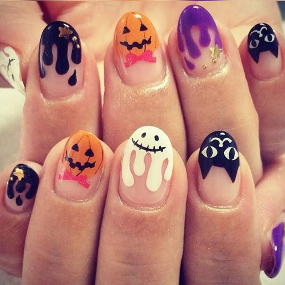 24Pcs Halloween False Nails Ghosts Bats Fake Nails Short Square Press on Nails Full Cover Nail Tips Manicure Tools